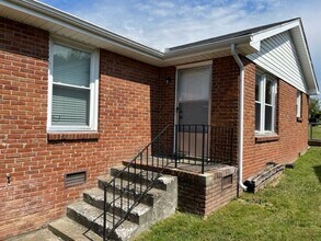 Building Photo - Quaint Sylvan Heights Duplex