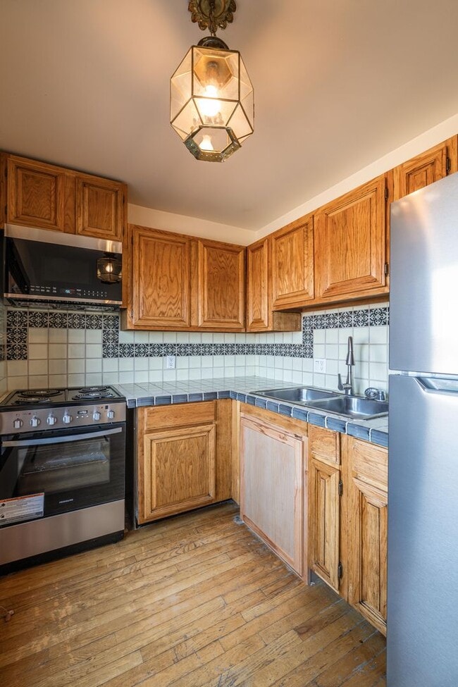 Building Photo - Classic Charm in the Heart of Downtown San...