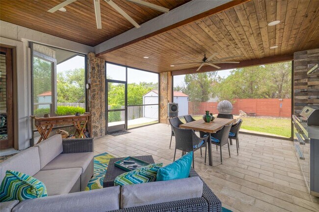 Building Photo - 15203 Lariat Trail