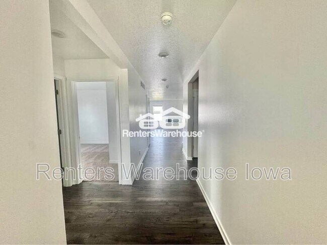 Building Photo - 4195 Cheyenne Ct