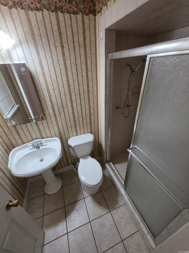 Building Photo - 8303 Pennwood Dr