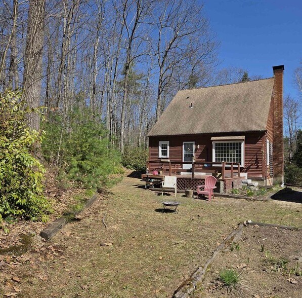 Building Photo - 43 Casalis