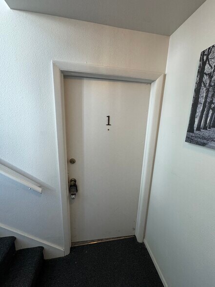 Entrance - 376 Jefferson St