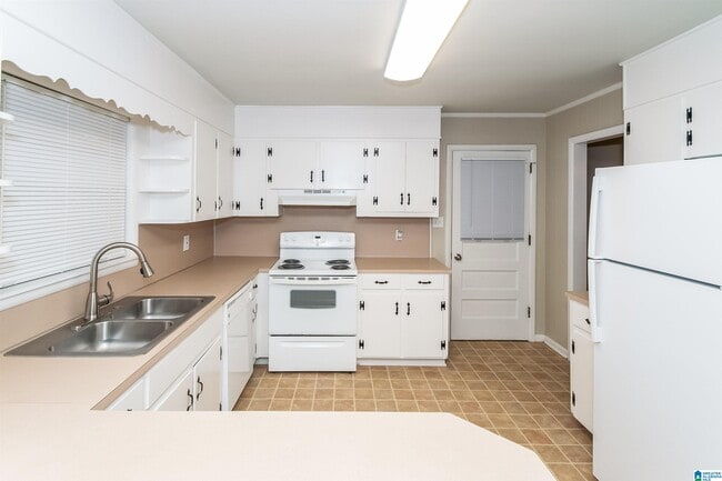 Building Photo - 103 Alaska Dr