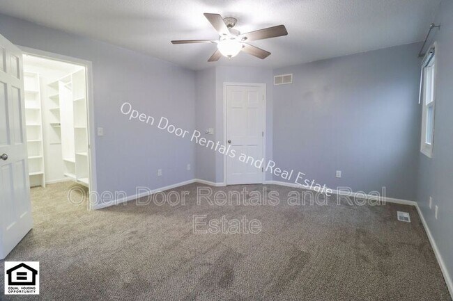 Building Photo - 8218 Fountainhead Dr