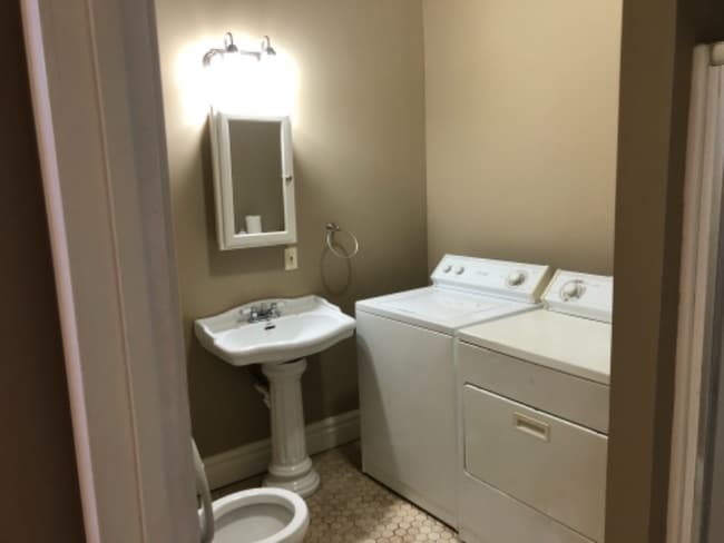 Building Photo - 110 W Monroe St