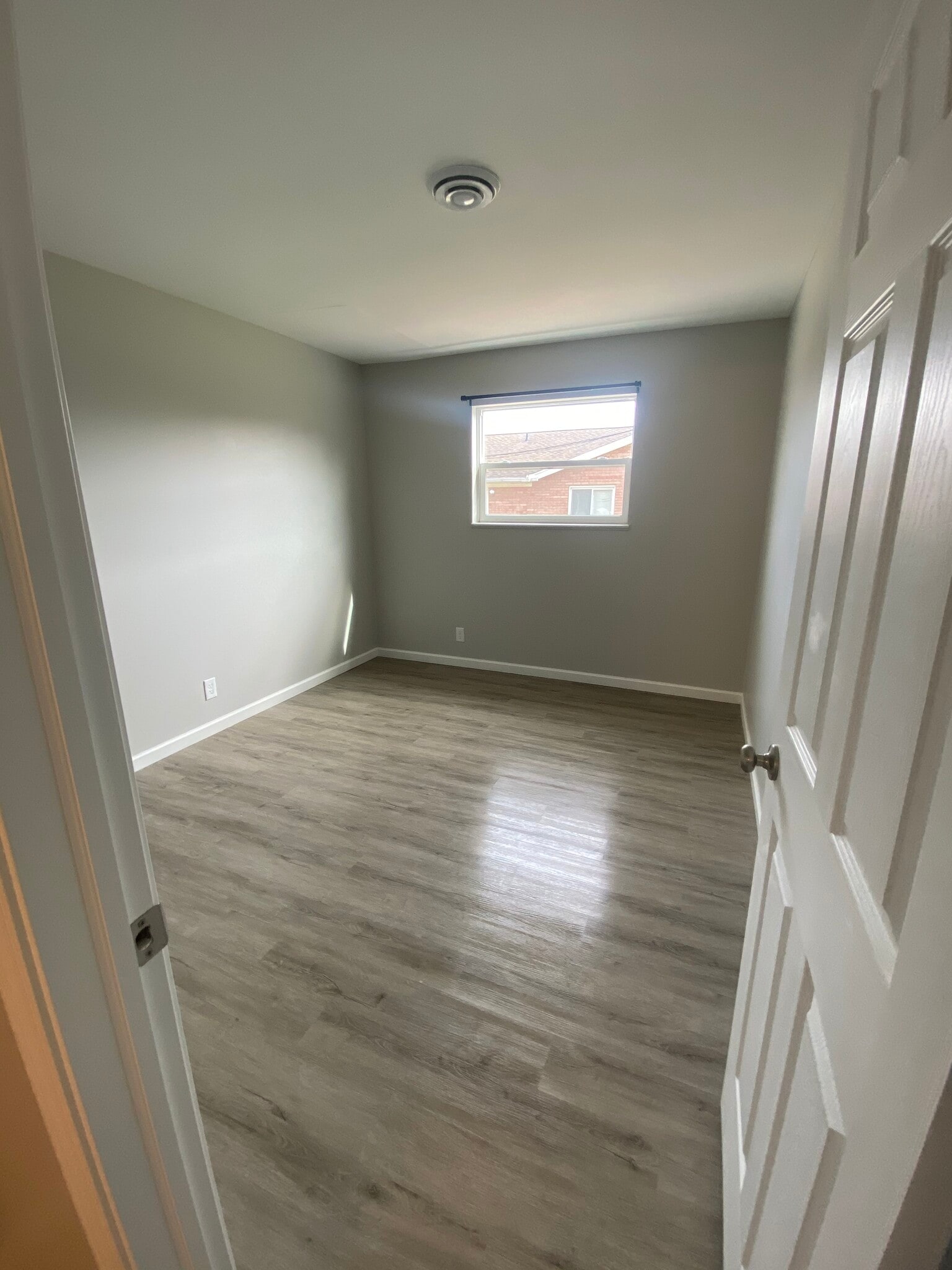 Building Photo - 103 lasalle st