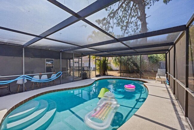 Building Photo - 3010 Golden Rain Dr