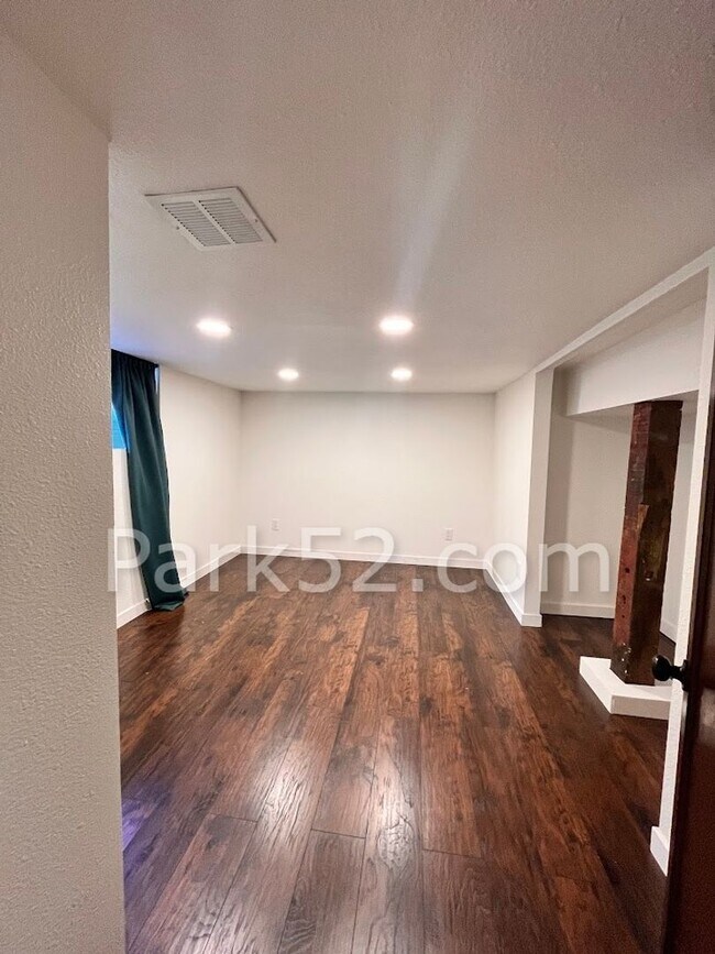 Building Photo - Beautiful Tacoma Single Family Home