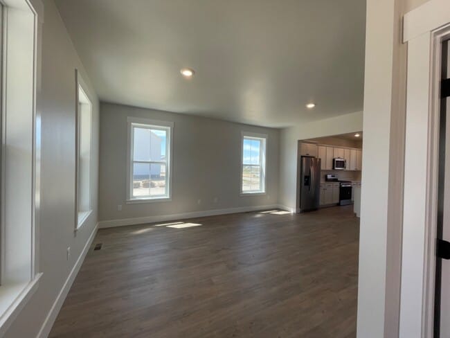 Building Photo - 1698 St George Blvd