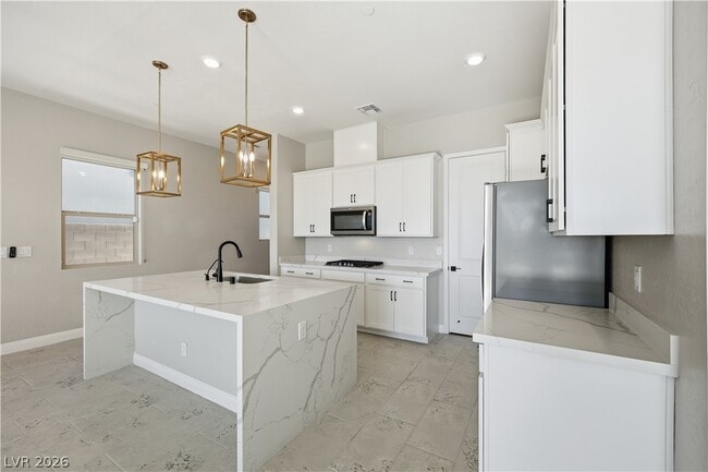 Building Photo - 402 Purple Sandpiper St