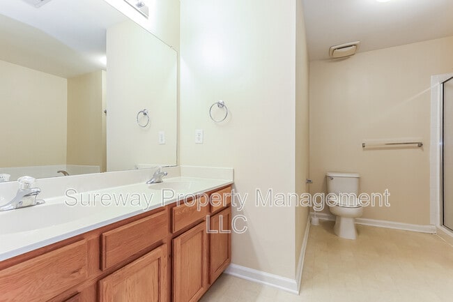 Building Photo - 162 Chancellor Dr