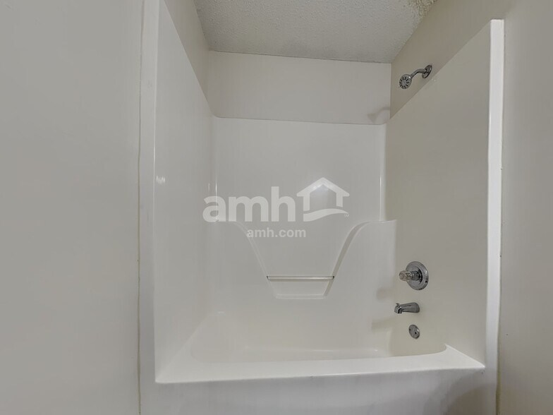 Building Photo - 3232 Spring Mesa Dr SW