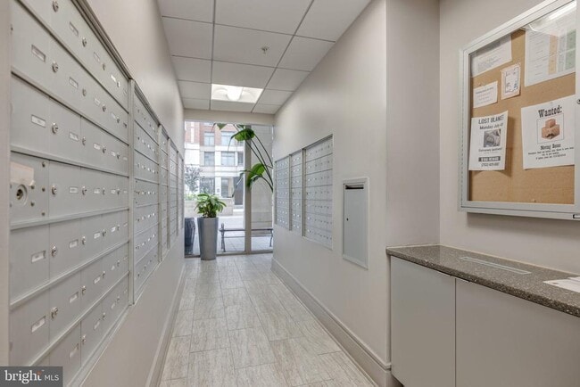 Building Photo - 3600 S Glebe Rd