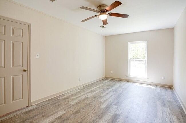 Building Photo - 12525 Indian Springs Rd