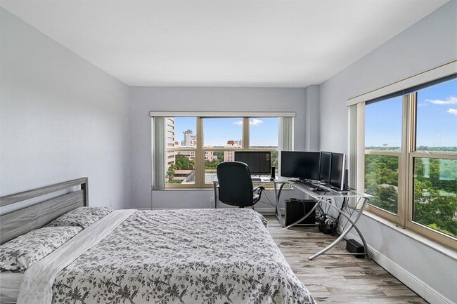 Building Photo - 2401 Bayshore Blvd