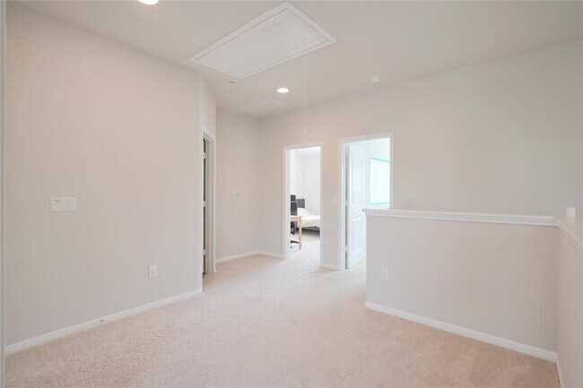 Building Photo - 516 E Slaughter Ln