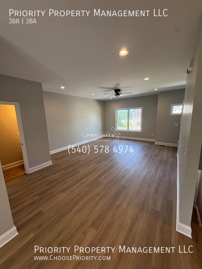 Building Photo - 751 Zephyr Dr