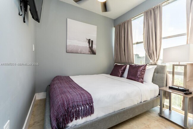 Building Photo - 17620 Atlantic Blvd