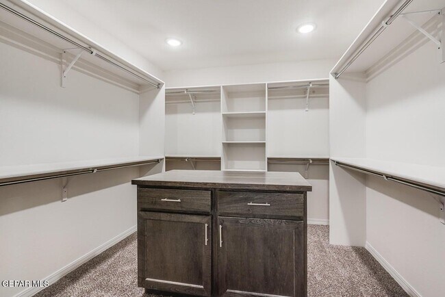 Building Photo - 14604 Pebble Hills Blvd
