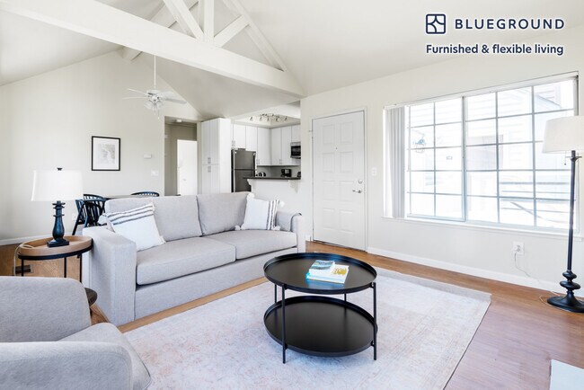 Building Photo - 513 Jibstay Ln