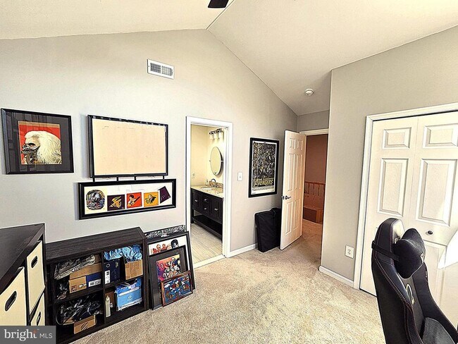 Building Photo - 5270 Ellicott Dr