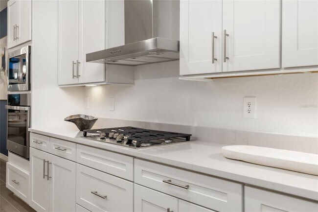 Building Photo - 5617 Lightning Whelk Ln