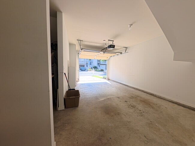 Building Photo - 1133 Liberty Pkwy NW