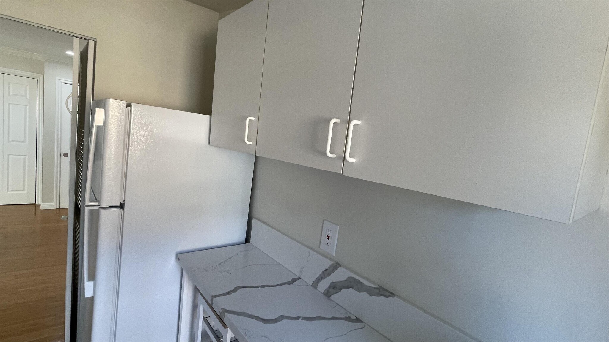 Building Photo - 5138 W 141st St