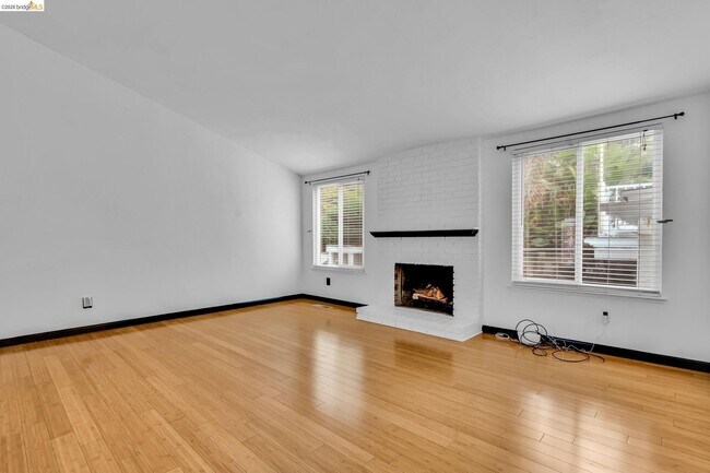 Building Photo - 909 Halite Way