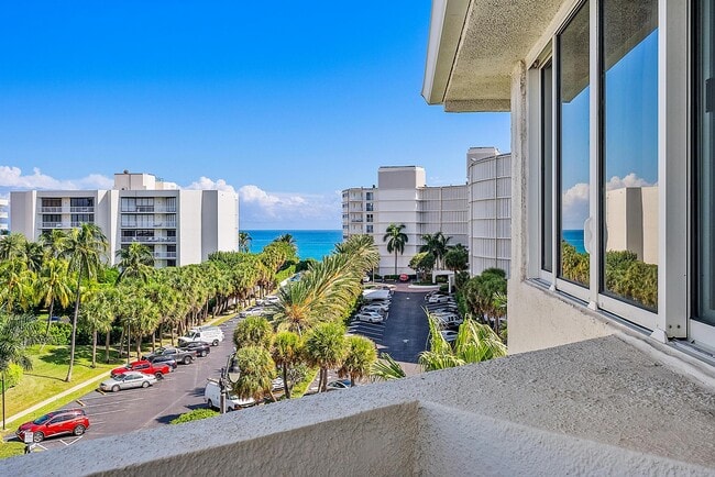 Building Photo - 2773 S Ocean Blvd