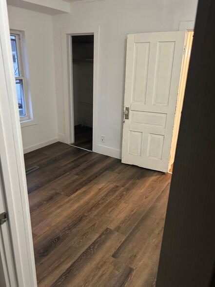 Building Photo - 415 4th Ave W