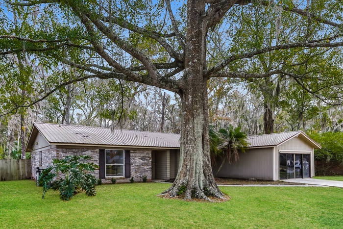 Building Photo - 1413 Dolphin St