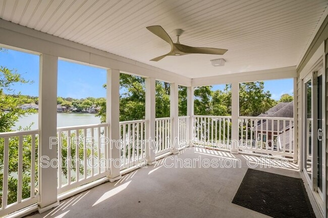 Building Photo - 1166 Waterfront Dr