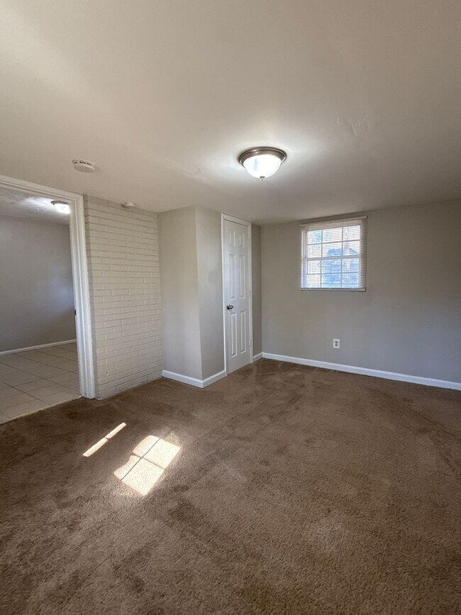 Building Photo - 3 bed 1 bath in Decatur! ***Get 50% Off Your First Month! Limited Time – Ends February!***