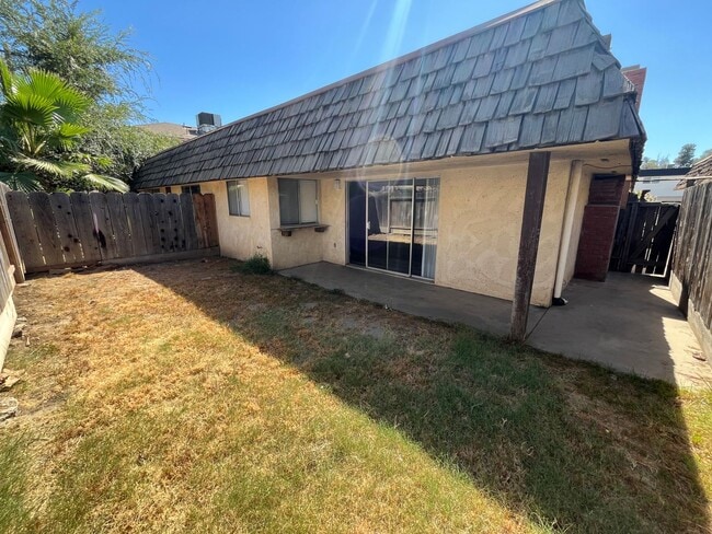 Building Photo - 3581