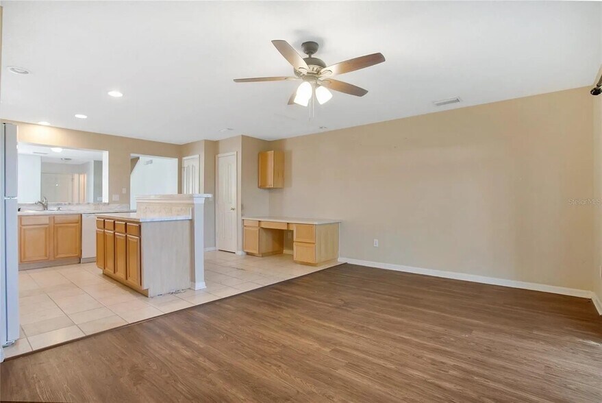 Building Photo - 2533 Harn Blvd