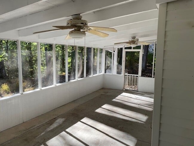 Building Photo - 385 Burch Rd