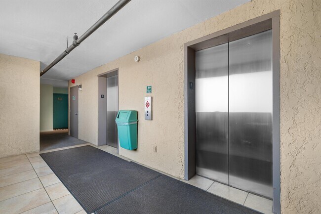 Building Photo - 1425 S Ocean Blvd