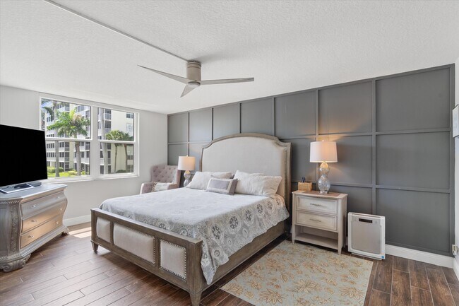 Building Photo - 1 Harbourside Dr