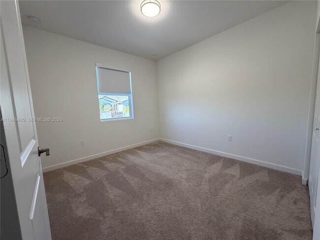 Building Photo - 145 SW 184th Ave