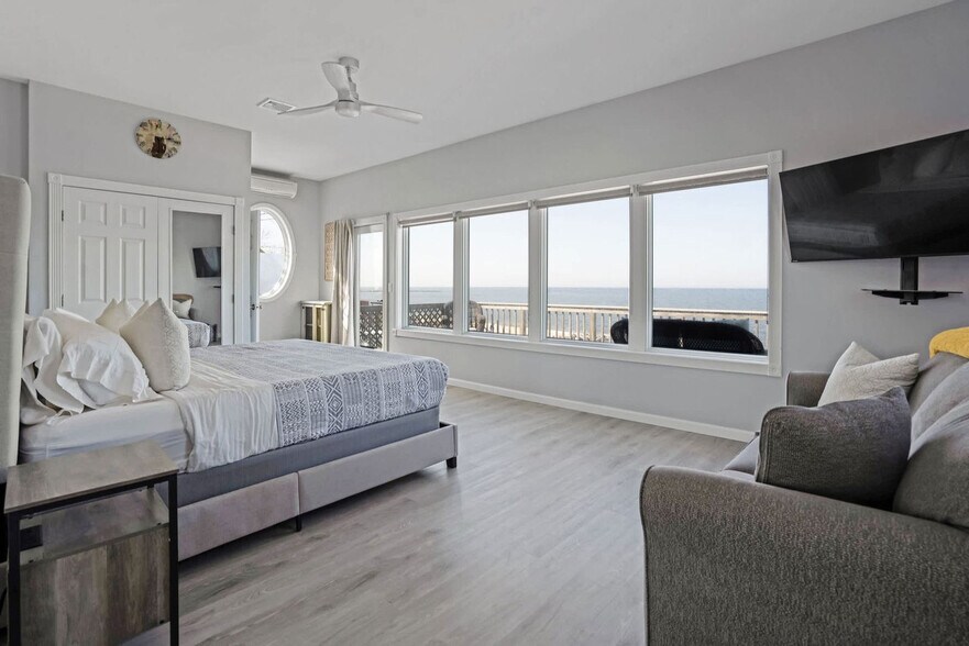 Building Photo - 76 Creek Rd