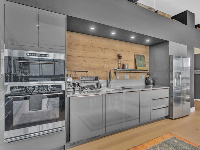 Building Photo - 7934 West Dr