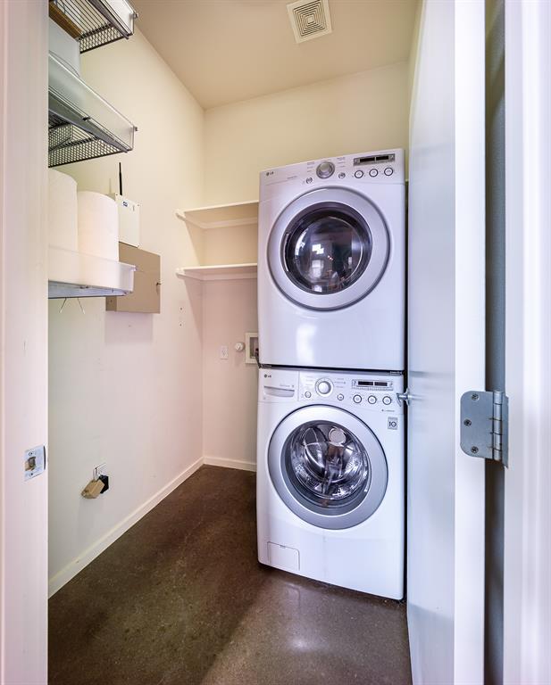 Building Photo - 3803 Byron Dr