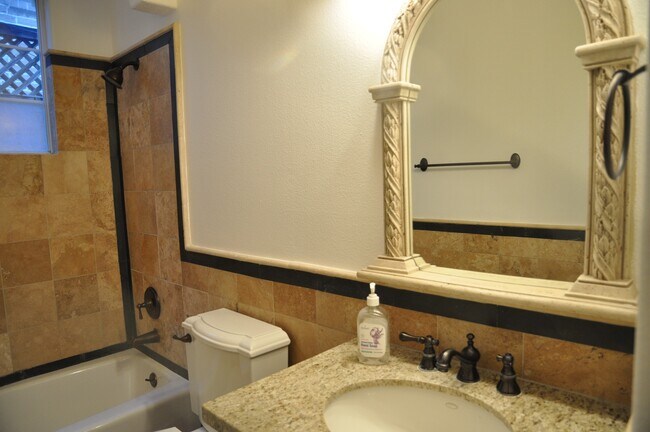 Building Photo - 5922 Burgoyne Dr.