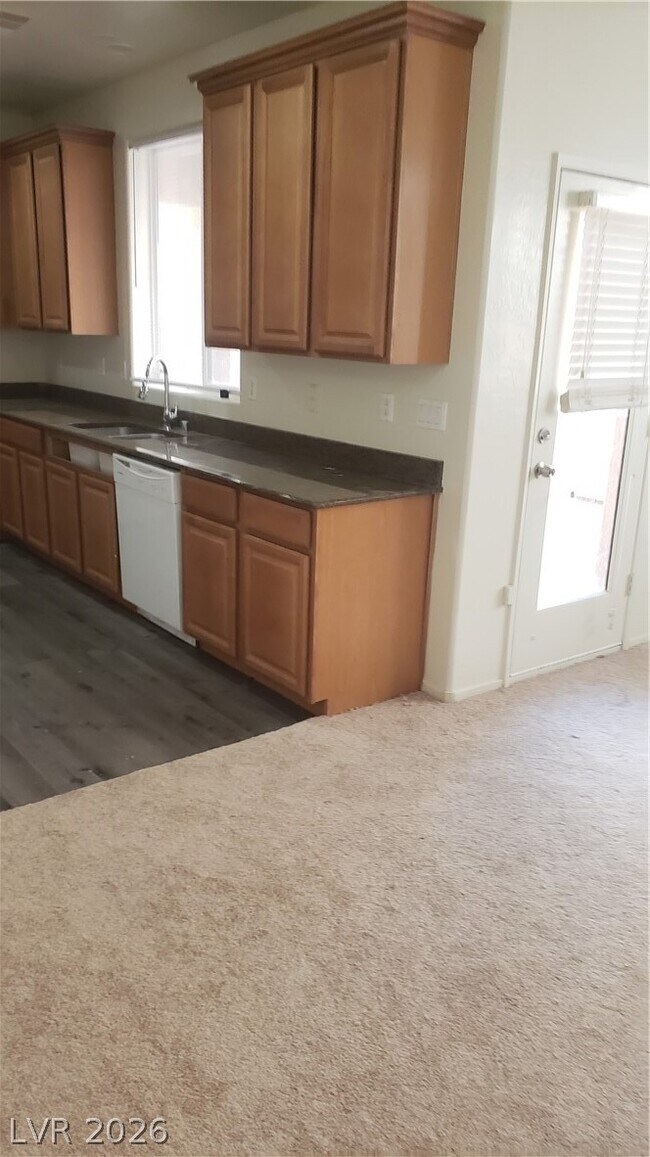 Building Photo - 7510 Perla Del Mar Ave