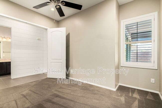 Building Photo - 21004 E Sunset Dr