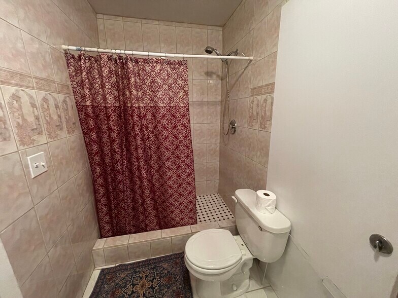 Building Photo - 12840 SW 11th Pl