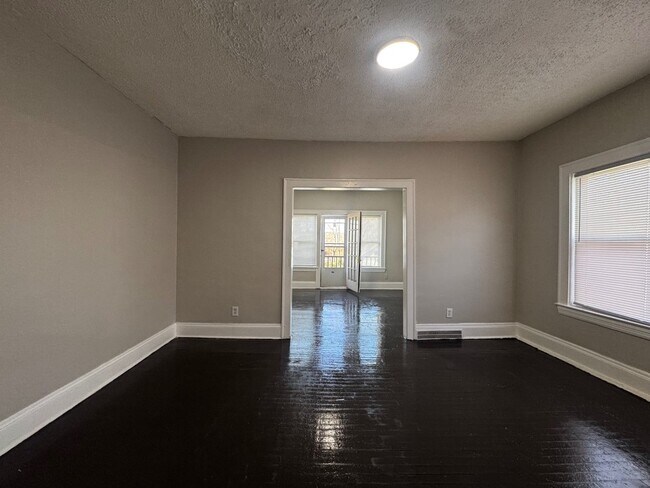 Building Photo - 395 E 152nd St