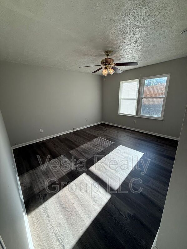 Building Photo - 250 Toby Springs Ln